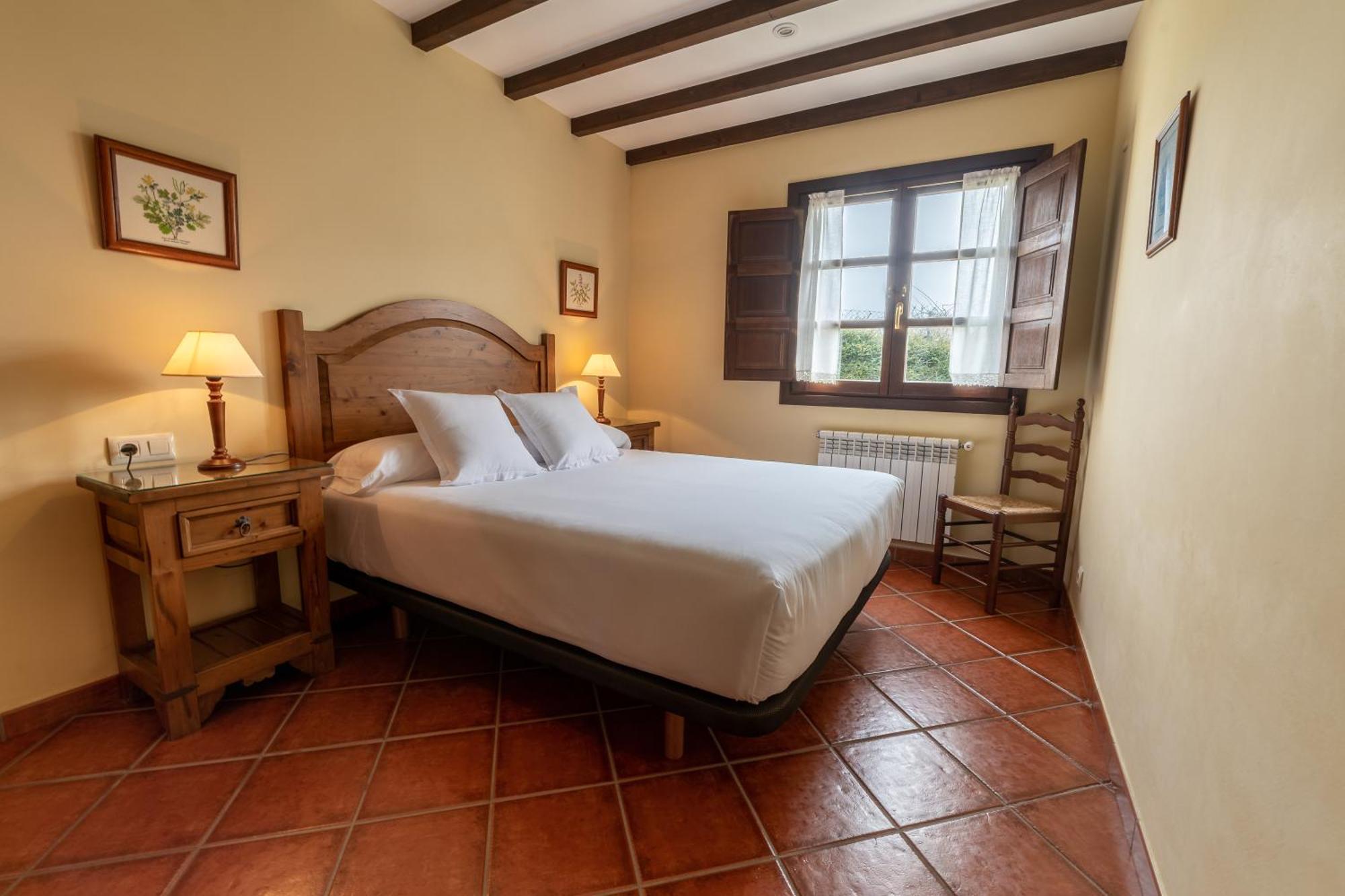 Apartamentos Rurales Antanielles リバデセリャ エクステリア 写真