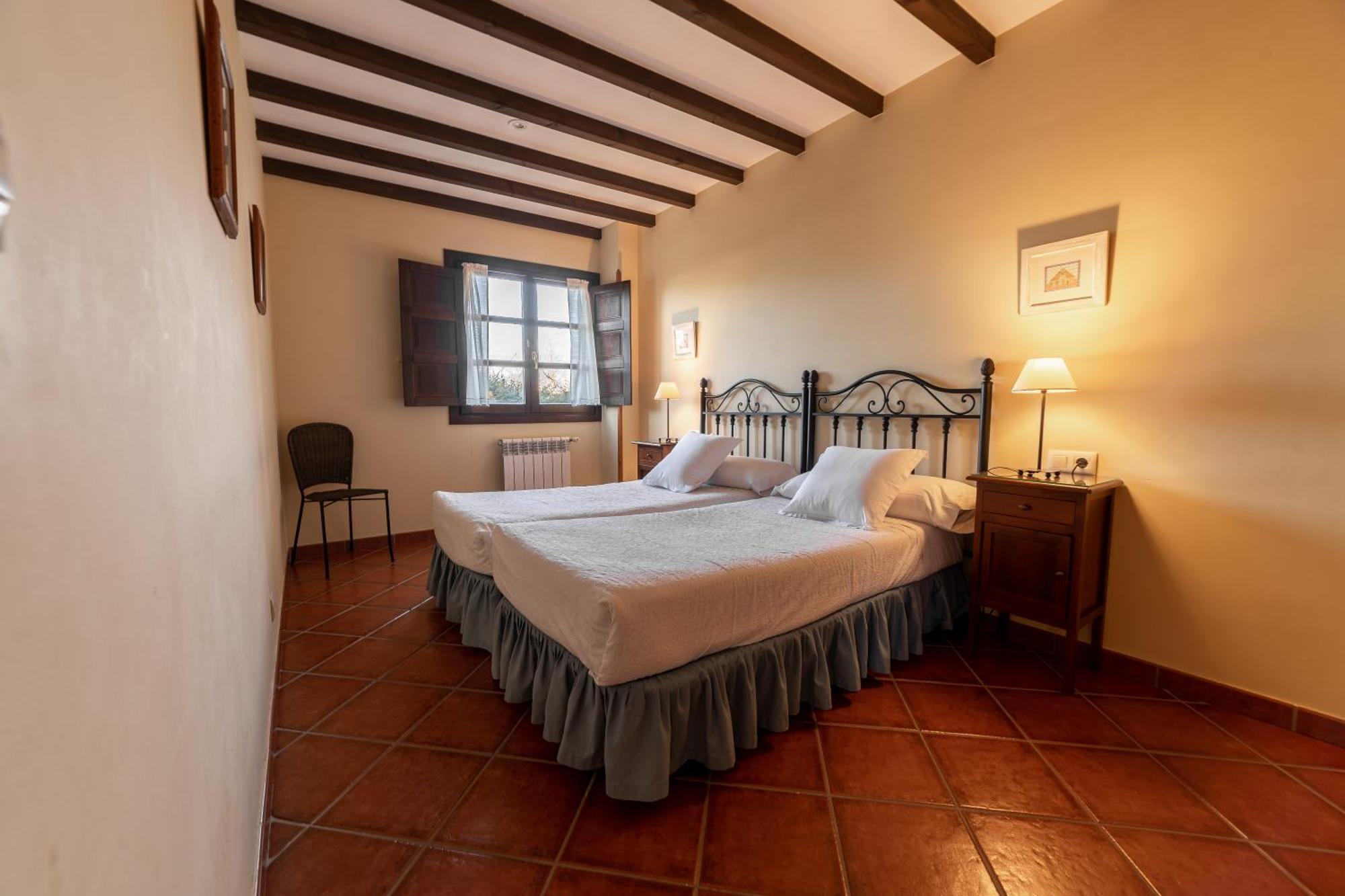Apartamentos Rurales Antanielles リバデセリャ エクステリア 写真