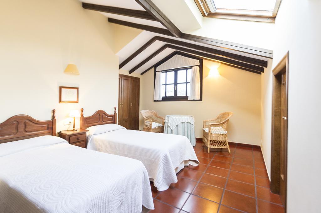 Apartamentos Rurales Antanielles リバデセリャ エクステリア 写真